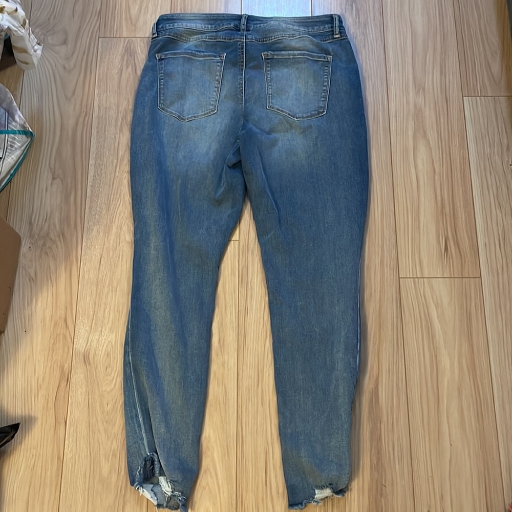 Rewash Distressed Mid Rise Jeans - Picture 2 of 2